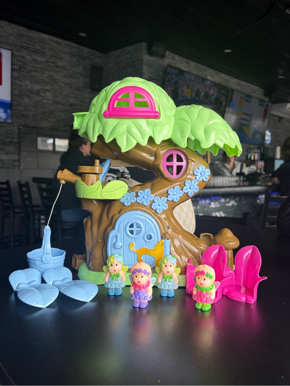 Early y2k Lake Shore Tree House Fairyland